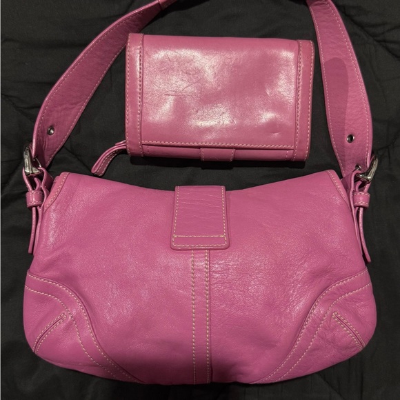 Coach pink soho shoulder bag with matching wallet *Looking to trade* - Picture 2 of 5